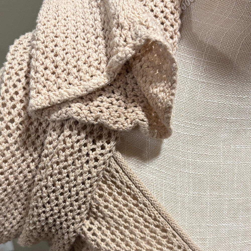 Eddie Bauer Women's Beige V-Neck Sweater - Picture 6 of 7